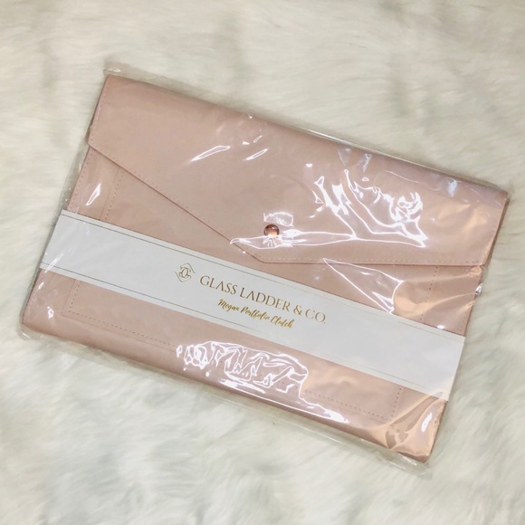 Glass Ladder & Co Megan Portfolio Clutch Blush - Picture 8 of 9